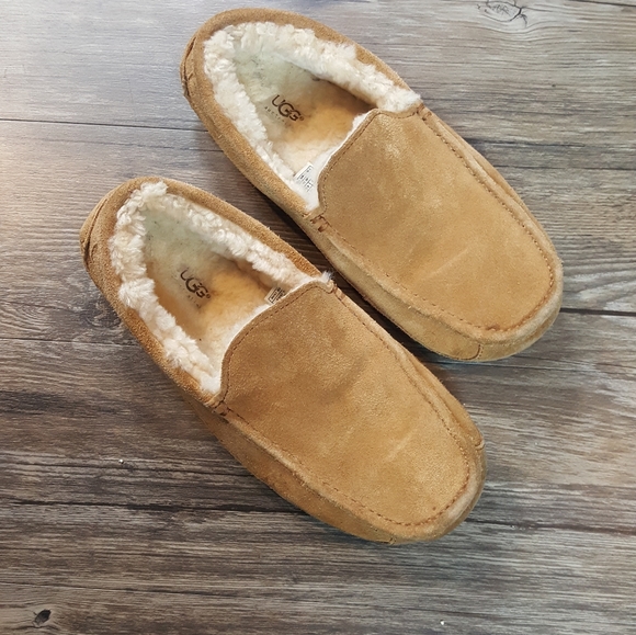 UGG Other - UGGS Ascot slippers, size 10